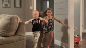 Aliens-snatch-MOMMA-Watch-her-chase-kids-in-spooky-costume.jpg