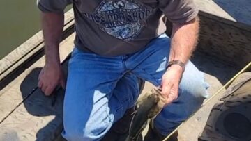 Dad-Takes-Son-Fishing-on-Boat-and-What-Happens-Next.jpg