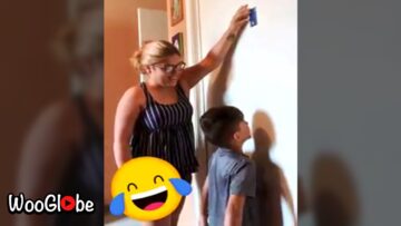 Kids-Epic-Credit-Card-Fail-Watch-This-Hilarious-Mishap-Unfold.jpg