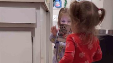 Toddlers-heartwarming-choice-over-violence-in-fight-with-bestie.jpg