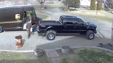 Delivery-Driver-Dodges-Dog-Chaos-An-Epic-Escape-Try.jpg