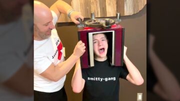 Get-Ready-for-the-Ultimate-Crazy-Head-Twist-Challenge.jpg