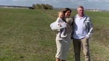 Joyful-Anticipation-Soars-as-Family-Celebrates-Baby-4s-Gender-Reveal.jpg