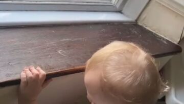 Little-Girls-Adorable-Surprise-for-Dads-Return-from-Work-Will.jpg