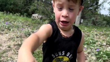 Panic-as-kid-discovers-fish-is-alive-Alle-Adorable.jpg