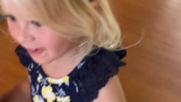 Sisters-Adorable-Reaction-Meeting-Her-Baby-Brother-for-the-First.jpg