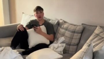 Surprising-Boyfriend-with-Puppy-Heartwarming-Moment-Super-Cute.jpg