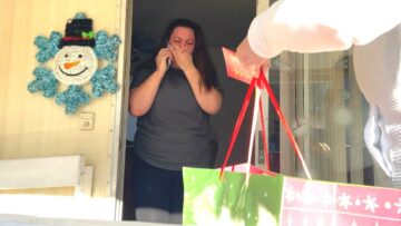 Tearful-Surprises-Unforgettable-Christmas-Gift-Reactions-That-Melt-Hearts.jpg