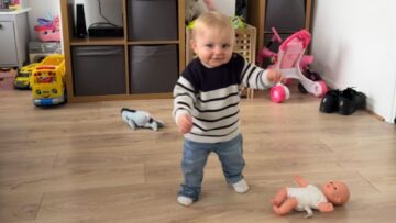 Toddlers-Epic-Run-Turns-into-Adorable-Tumble-Super-Cute.jpg