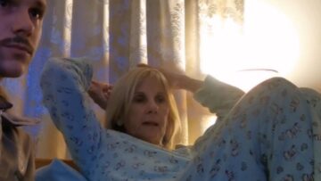 Watch-Mom-Jump-Son-Pulls-Off-Hilarious-Spider-Prank-Thatll.jpg