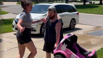 Watch-This-Womans-Hilarious-Freak-Out-Prank-Leave-Her-Family-in.jpg