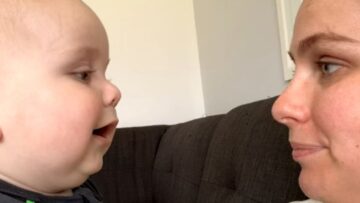 Babys-adorable-mix-up-Says-dada-instead-of-mama-Super.jpg
