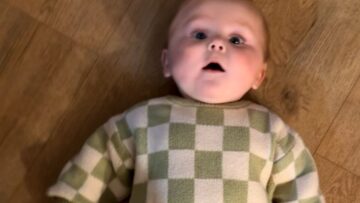Hilarious-babys-unique-crawling-style-Super-Cute.jpg
