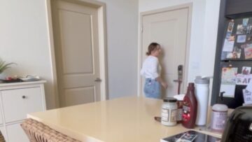 Joyful-Surprise-Wife-Shares-Heartwarming-Pregnancy-News-with-Husband.jpg