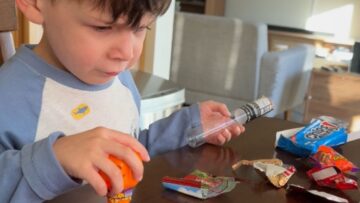 Kid-Gathers-His-Halloween-Loot-After-Parents-Hilarious-Candy-Heist.jpg