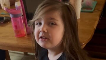 Little-Girls-Adorable-Reaction-to-Becoming-a-Big-Sister-Will.jpg
