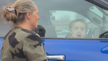 Moms-Rush-Hour-Turned-Hilarious-–-Son-Locks-Her-Out.jpg