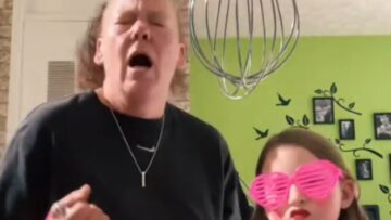 Mum-Stepdaughter-Share-Joy-Jamming-to-Daryl-Hall.jpg