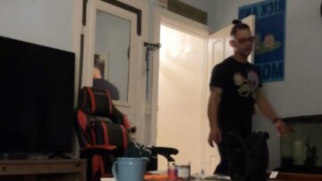 She-Plays-the-Ultimate-Fall-Prank-But-Wait-Til-You.jpg
