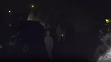 Spooky-Halloween-Doorbell-Prank-Sends-Kids-Screaming-but-One-Bravely.jpg