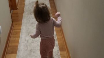Toddler-playfully-torments-mom-Adorable.jpg