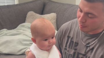 Babys-adorable-first-taste-of-apple-sauce-brings-smile-and.jpg
