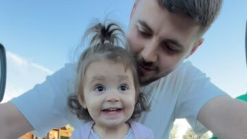 Dad-daughter-adorable-bike-ride-bonding-Super-Cute.jpg