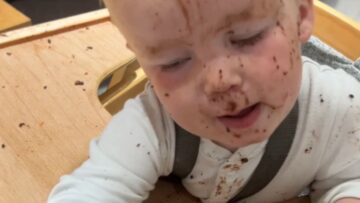 First-Taste-of-Chocolate-Cake-Little-girls-adorable-reaction.jpg