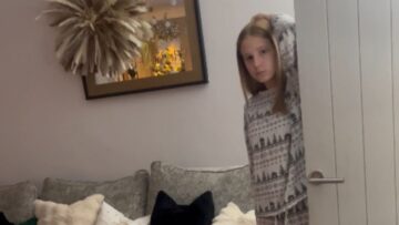 Girls-Priceless-Reaction-to-Her-Adorable-New-Puppy-Will-Melt.jpg