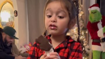Grinch-bros-Merry-Ice-Cream-Pranks-Super-Cute.jpg