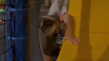 Hilarious-Moms-Slide-Fail-Cute.jpg