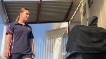 Sisters-Jaw-Dropping-Reaction-to-Surprise-Return-After-6-Months.jpg