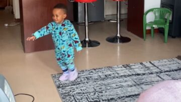 Toddler-saves-the-day-Locked-out-parents-rescued-by-adorable.jpg