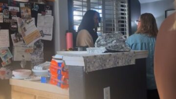Turkey-Trouble-Dads-Epic-Thanksgiving-Prank-You-Wont-Believe.jpg