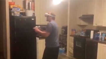 VR-Vows-Broken-Wife-Discovers-Hubbys-Digital-Romance-in-Hilarious.jpg
