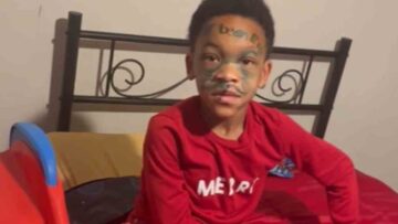 Waking-Up-to-Elf-Art-Boys-Hilarious-Reaction-to-a.jpg