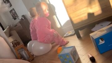 19-Month-Olds-adorable-giggle-at-mirror-turns-into-pure-delight-as.jpg