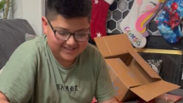 A-Boys-Tearful-Joy-Unveiled-The-Ultimate-Oculus-Surprise.jpg