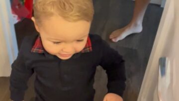 Adorable-Little-Golfers-Magical-Christmas-Gift-from-Santa-Unwrapped.jpg