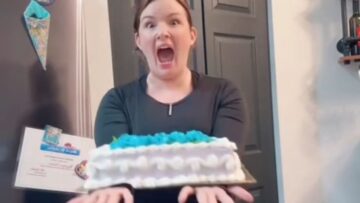 Battling-Doubts-a-Daring-Womans-Cake-Flip-Adventure-Awaits.jpg
