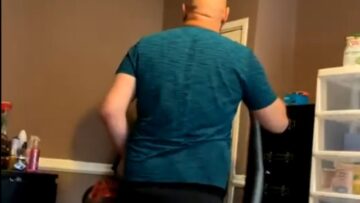 Hilarious-Vacuum-Blunder-Turns-Baby-Cleaning-into-Chaos-Try.jpg