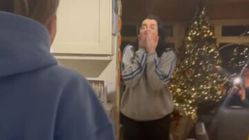 Surprise-Holiday-Reunion-Brings-Family-Together-for-a-Joyous-Christmas.jpg