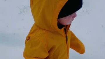 Toddlers-First-Snow-Adventure-Watch-Their-Adorable-Faceplant-Heartwarming.jpg