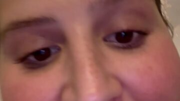 Woman-mocks-fake-tan-regrets-it-Adorable.jpg