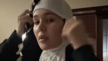 Hilarious-Jump-Scare-Prank-Watch-Her-Drop-Everything-Try.jpg