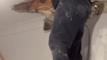 Just-in-Time-Worker-Saves-Himself-from-a-Ceiling-Catastrophe.jpg