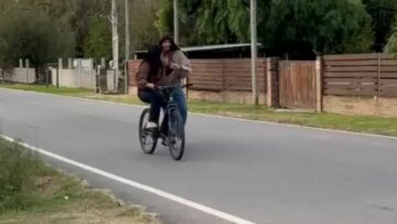 Roller-Skater-Takes-Epic-Spill-While-Cyclist-Zooms-By.jpg
